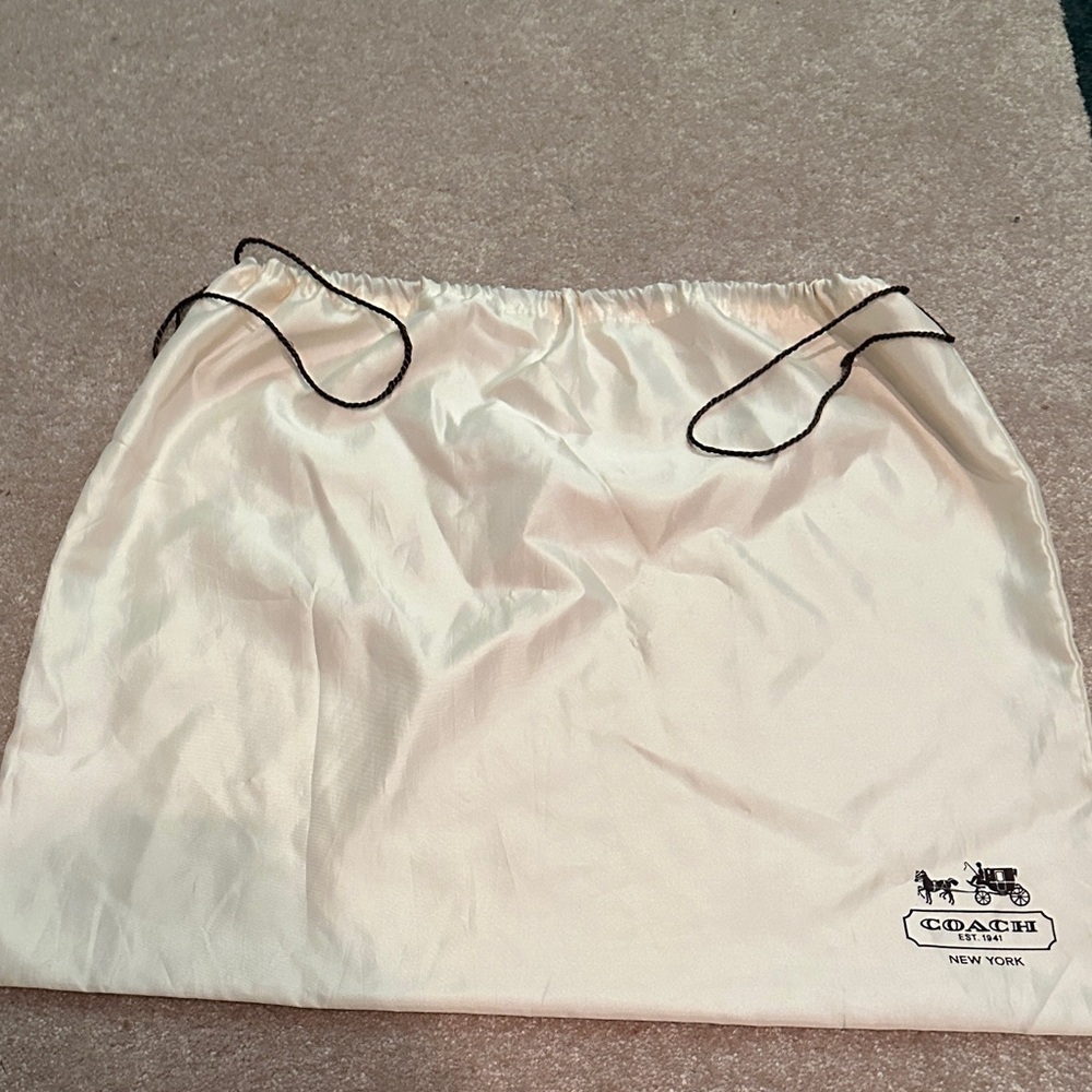 Coach Women's Cream storage, dust bag suitable for traveling.